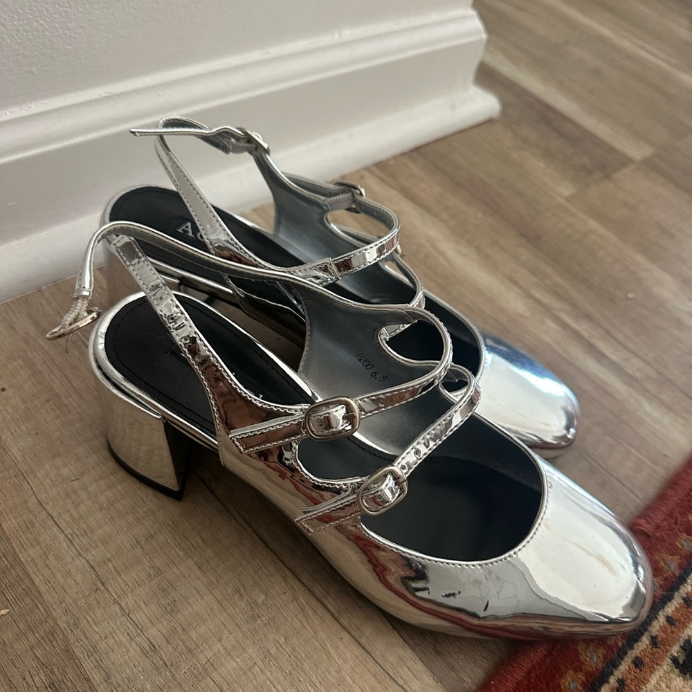 Silver heels - Picture 4 of 4